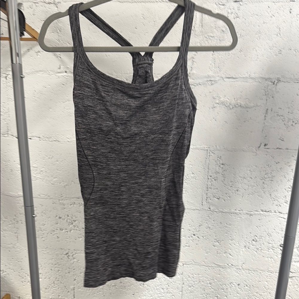 Gray Women's Tank Top - Size Medium - Like New Strappy Athletic Tank